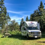 Wohnmobil auf Campsite in Cape Breton, Nova Scotia